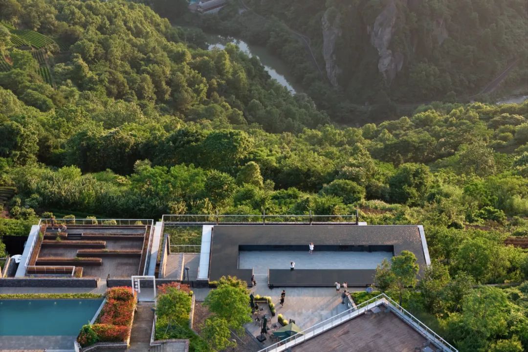 line+WORK | 相遇在山间：下岩贝景区云峰十二重