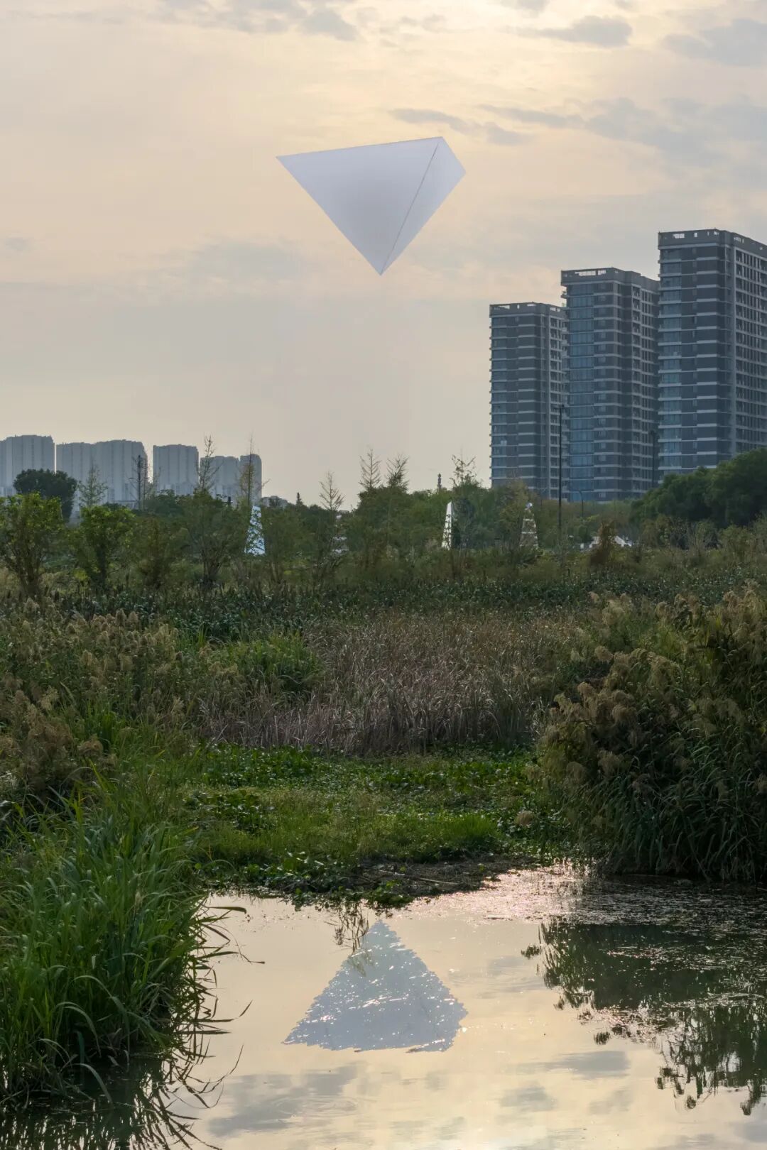 从「光之塔」到「云坐标」｜line+在杭州第三中心中轴线的城市媒介实验