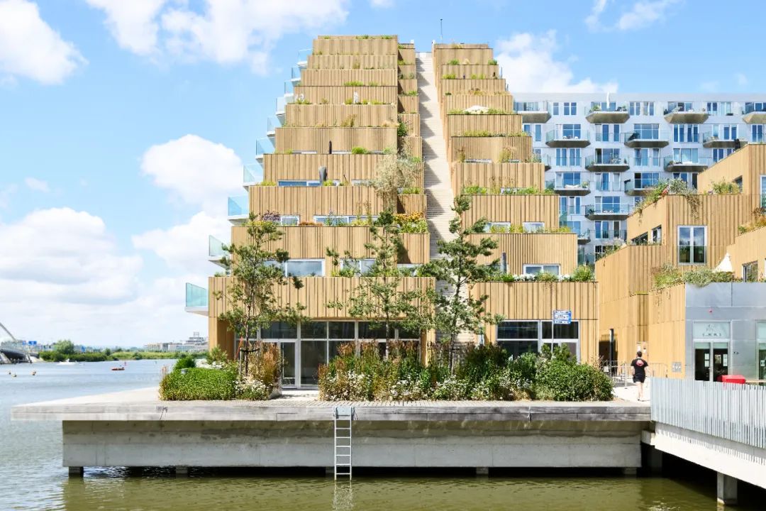 Sluishuis：阿姆斯特丹水上庭院社区
