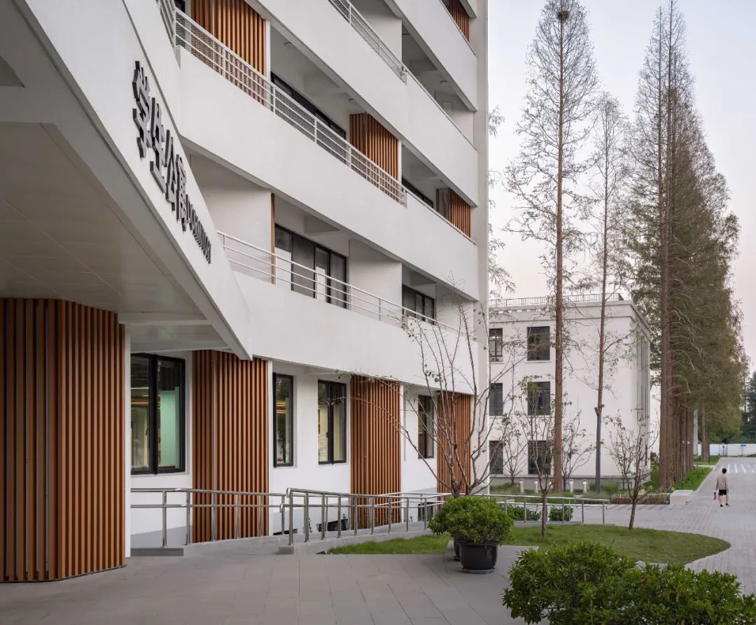 gmp新作 | 上海商学院漕宝路校区(上海洛桑酒店管理学院)一期——城市更新语境下的产教融合型校园