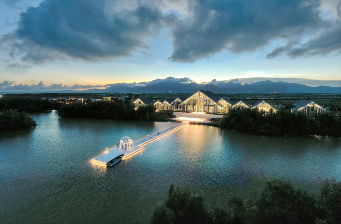 山水间的极致生活 | 世茂碧海银湖