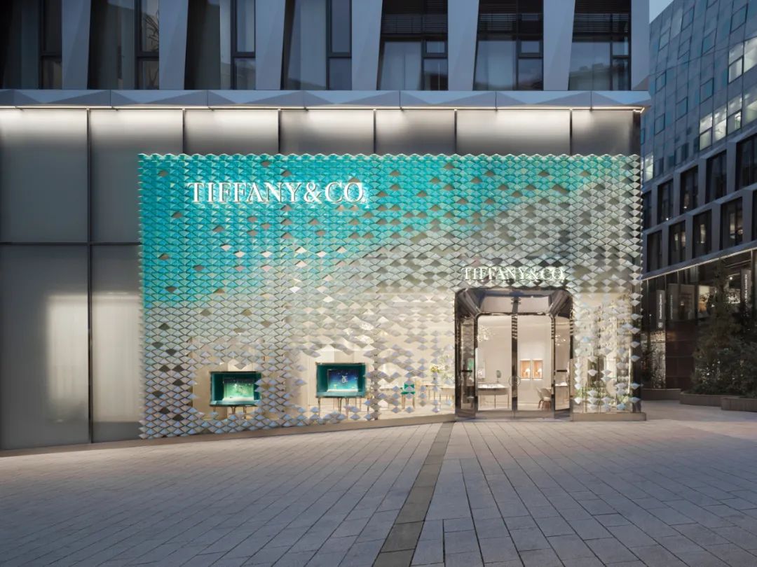 虹彩光泽的陶瓷“钻石” | MVRDV为Tiffany & Co. 斯图加特店呈现全新立面