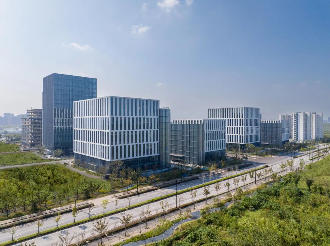 临港集团南大数智绿洲：科技赋能的生态创新引擎