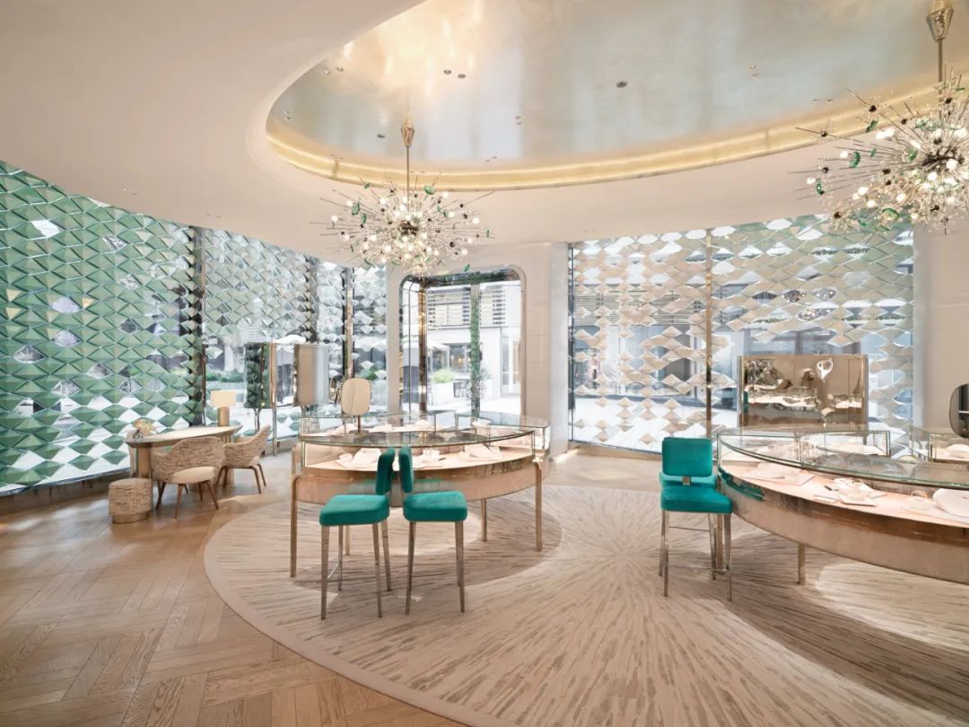 虹彩光泽的陶瓷“钻石” | MVRDV为Tiffany & Co. 斯图加特店呈现全新立面