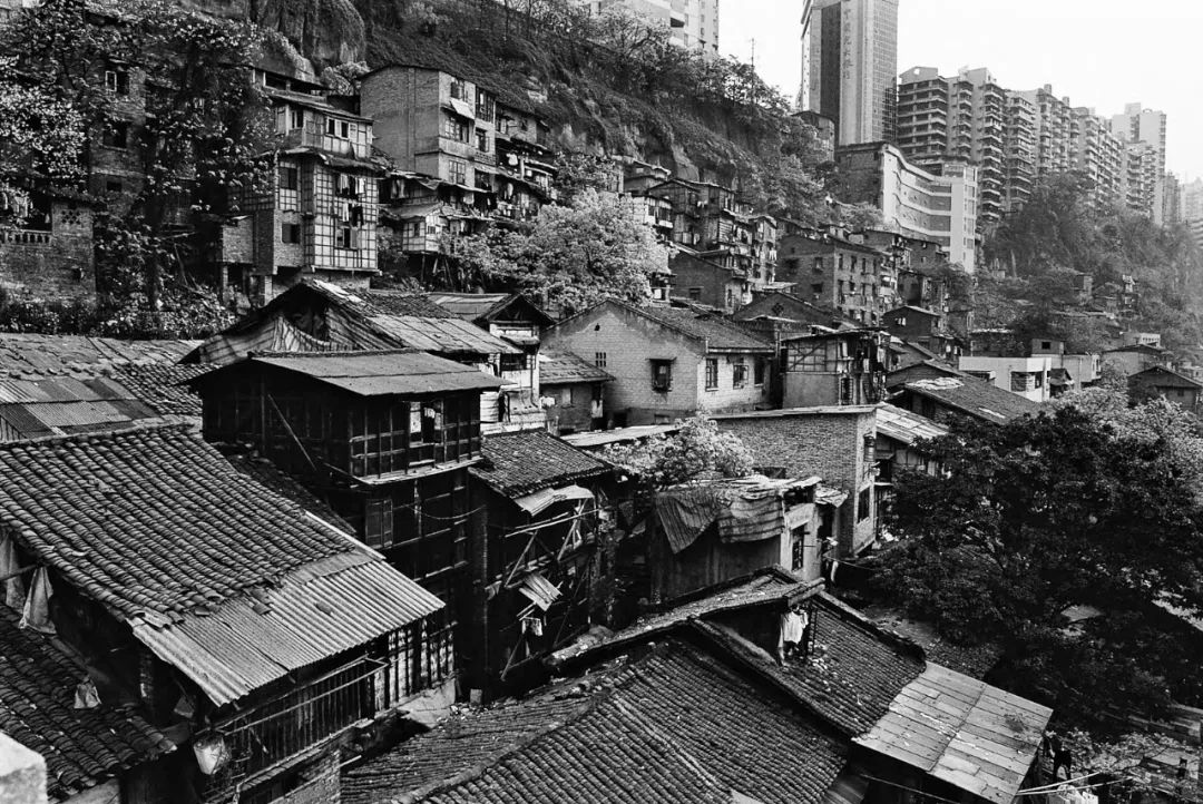 何智亚：重庆，30年间的城市影像记录与观察