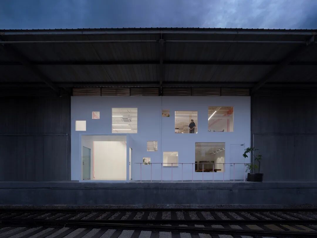 芽&middot;美术馆，墙洞构成的&ldquo;动态风景&rdquo;展