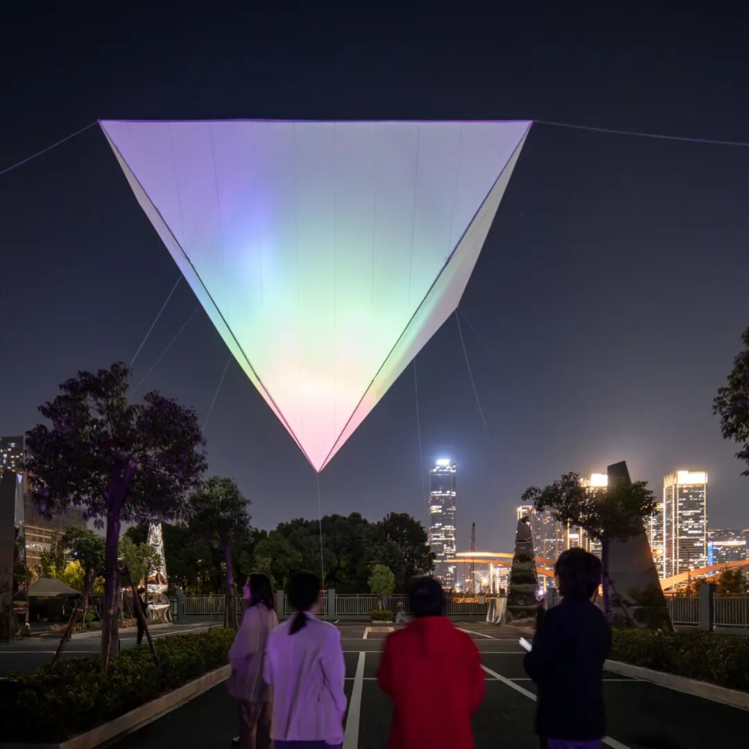 从「光之塔」到「云坐标」｜line+在杭州第三中心中轴线的城市媒介实验