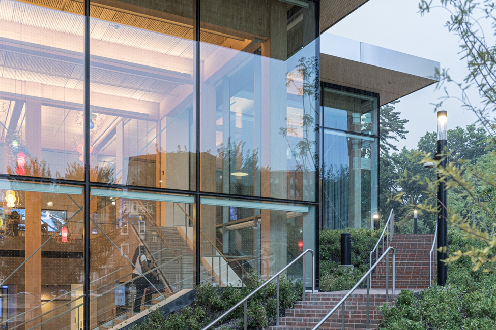 彭博学生中心：霍普金斯大学打造&lsquo;森林村落&rsquo;式学生生活中心