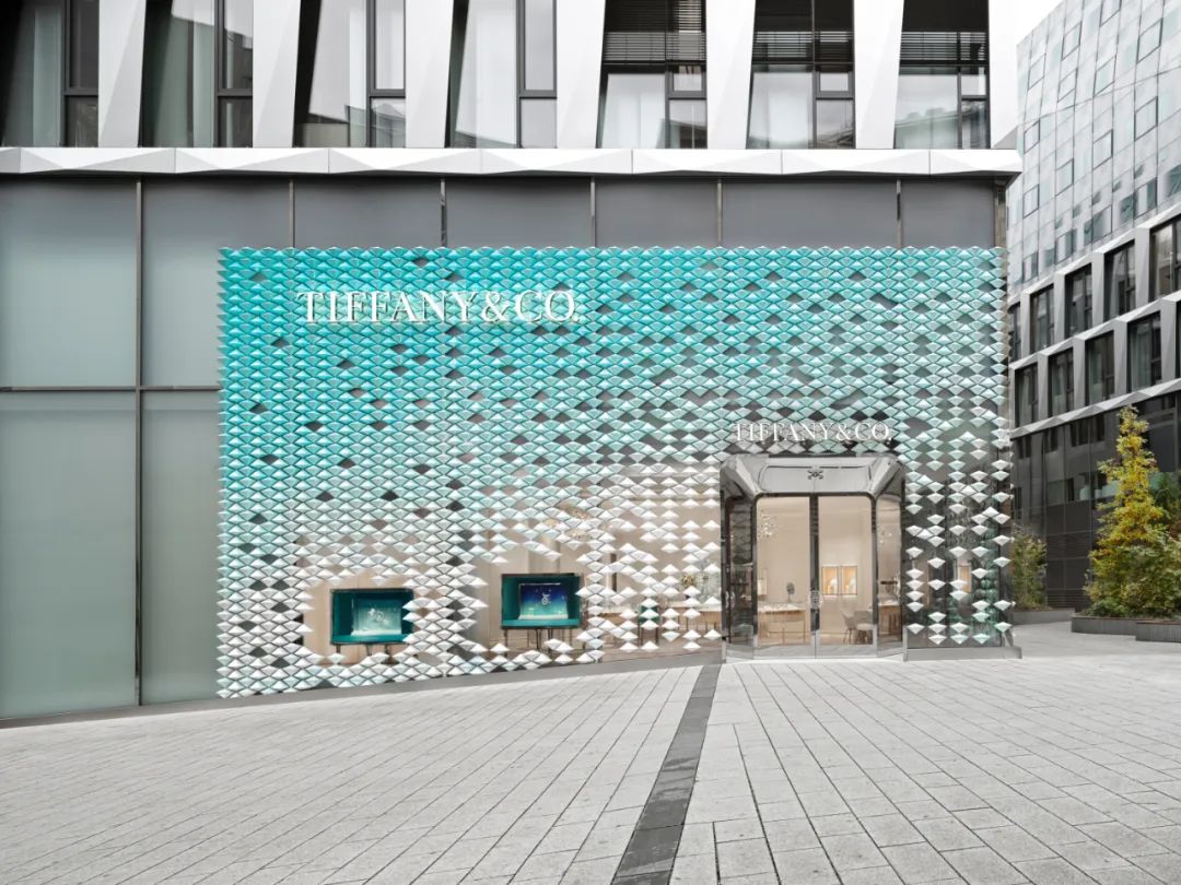 虹彩光泽的陶瓷“钻石” | MVRDV为Tiffany & Co. 斯图加特店呈现全新立面