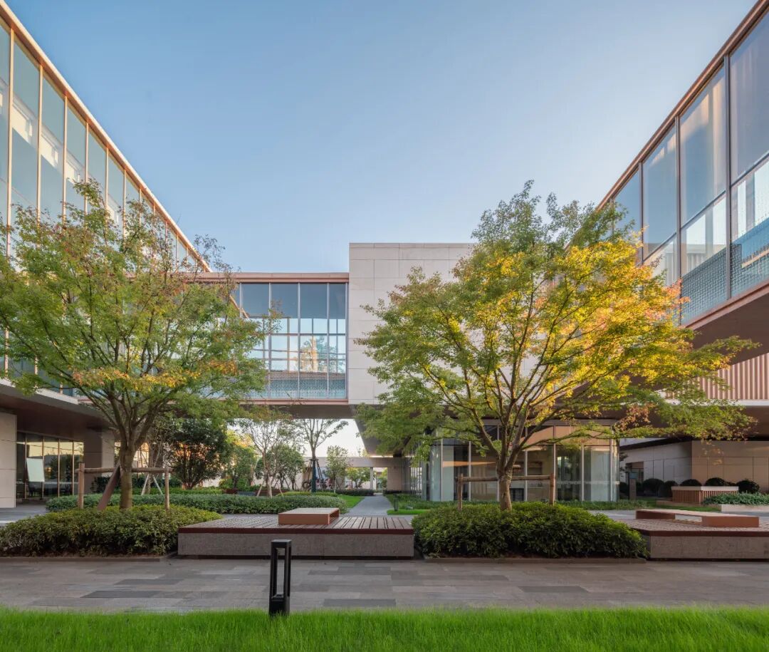 理想社区 | 从&ldquo;老人乌托邦&rdquo;到&ldquo;所有人的社区&rdquo;：上海新发展怡福荟康养小镇 | GN栖城设计