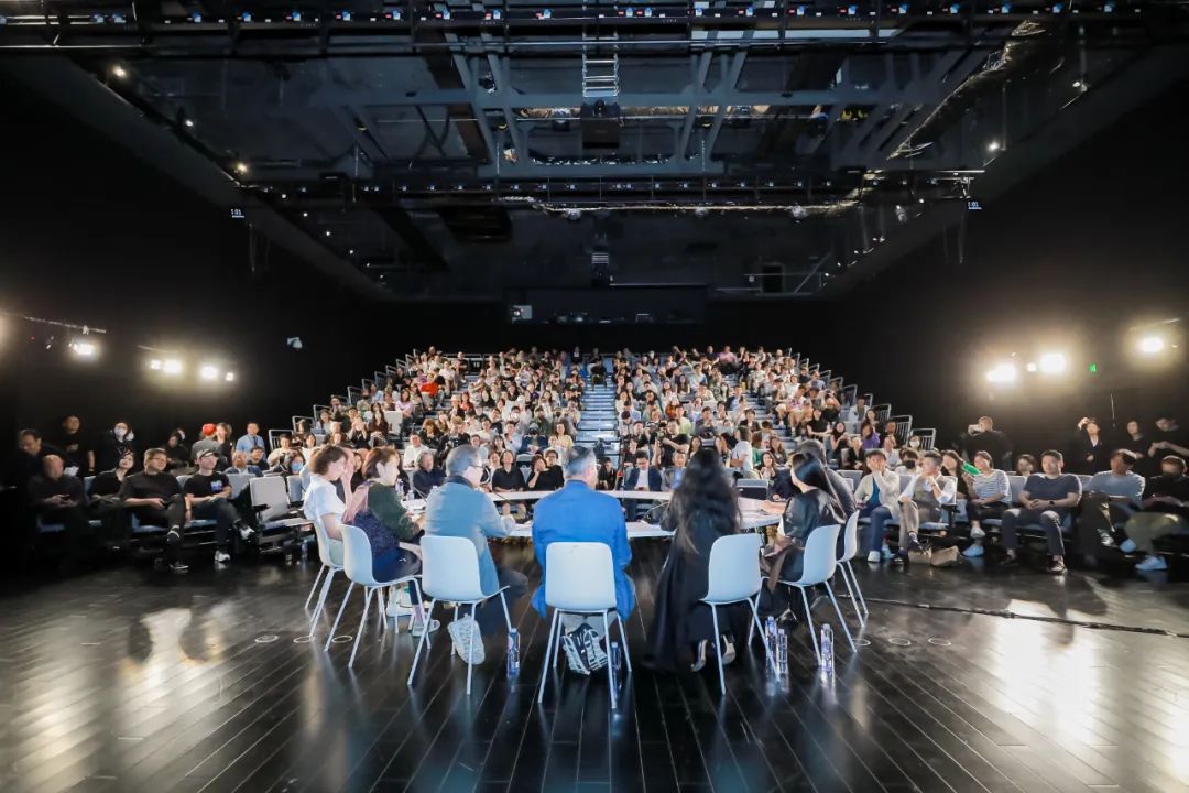 线上首播预约 | 《马岩松：流动的大地》主题圆桌论坛