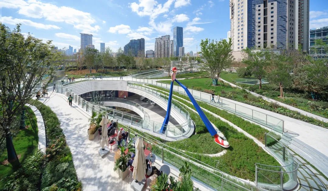 新作 | 上海苏河湾万象天地：以城市绿地打破历史、文化与商业的界限
