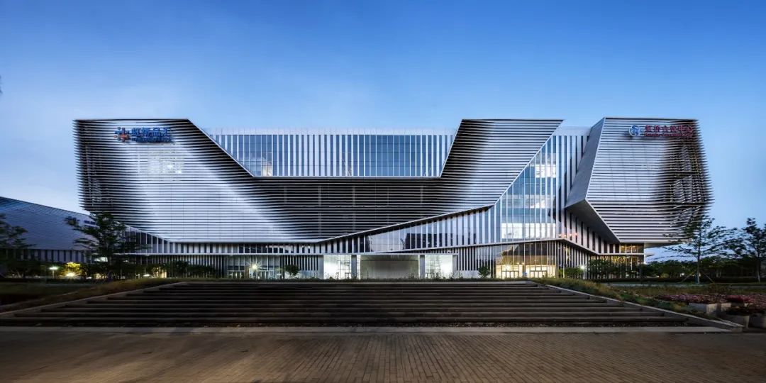 Aedas新作&nbsp;|&nbsp;展销共存、多场景融合的上海虹桥进口商品展示交易中心