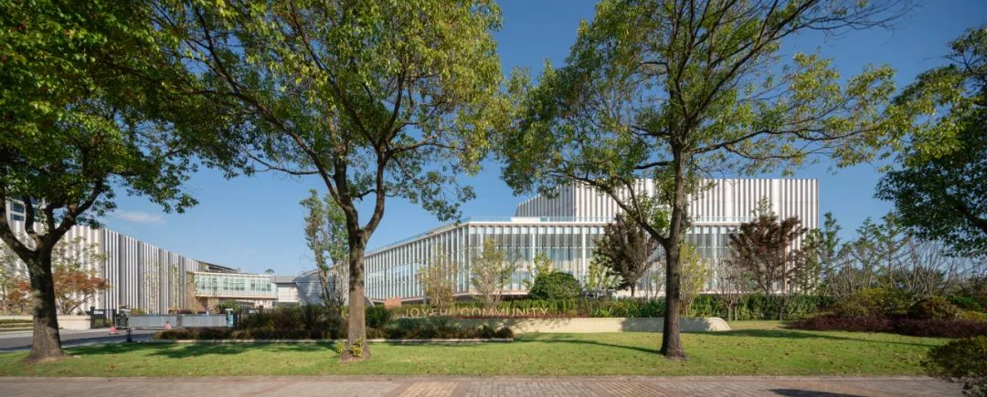 理想社区 | 从&ldquo;老人乌托邦&rdquo;到&ldquo;所有人的社区&rdquo;：上海新发展怡福荟康养小镇 | GN栖城设计