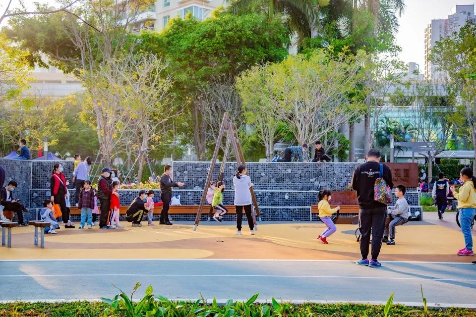 LA专集 | 全民健身日 | 健康视角下城市户外游憩空间设计