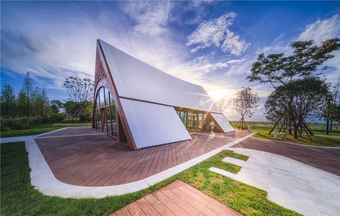 山水间的极致生活 | 世茂碧海银湖