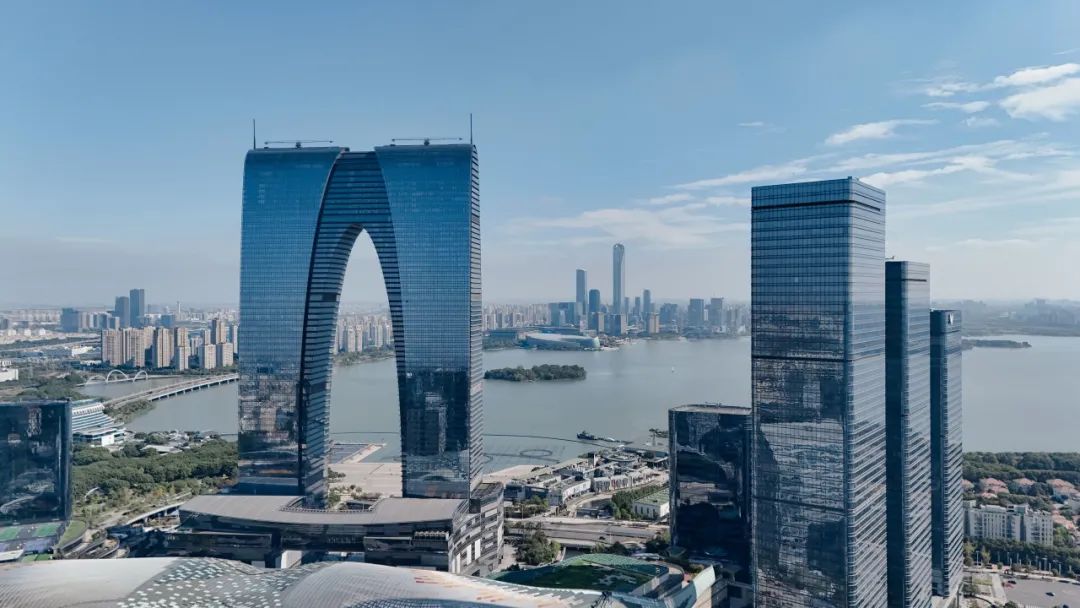 补齐金鸡湖城市封面 | 苏州玲珑商务中心【致逸现场】