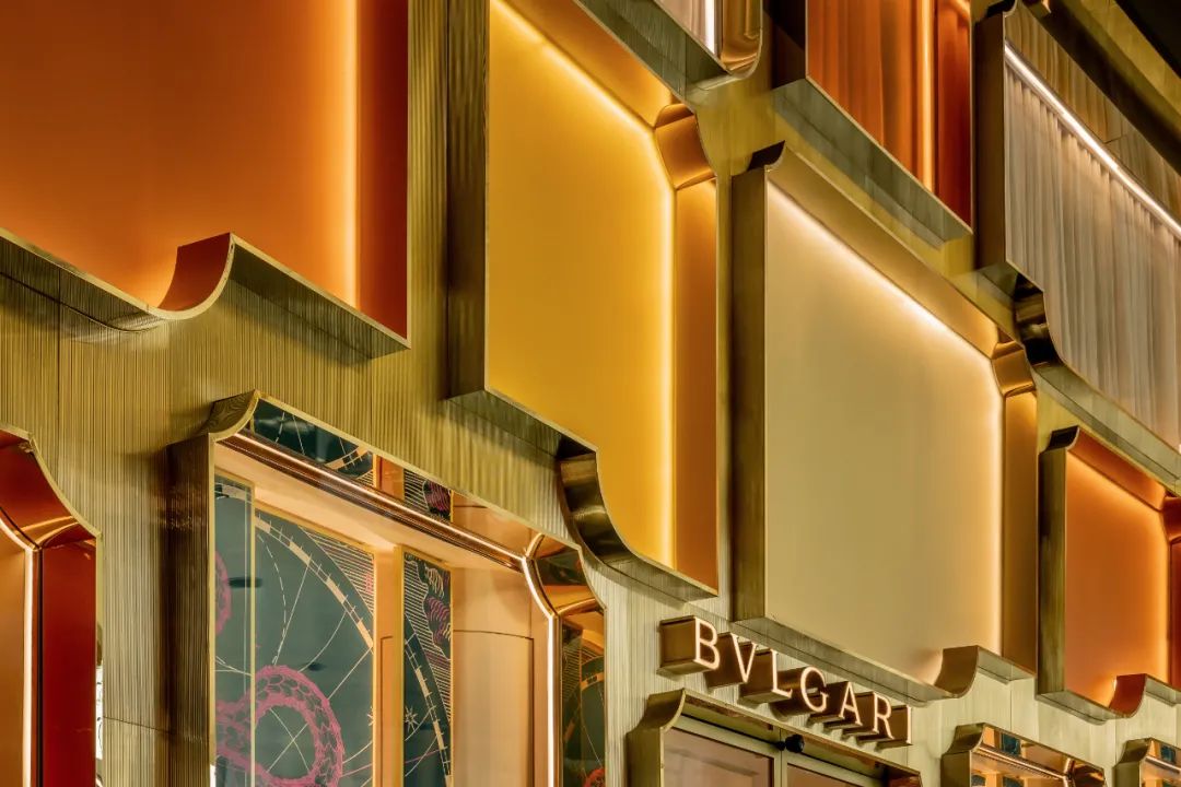 宝格丽曼谷店，不对称的图案，创新材料，黄铜材料，视觉印象