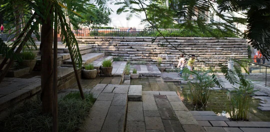 李中伟：自我校准，直白回应