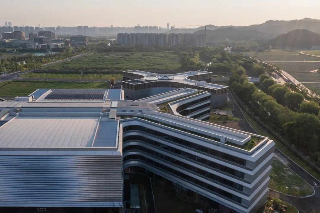 line+WORK | Education Hub：HIS杭州国际学校